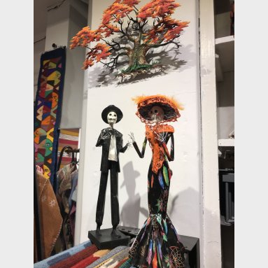 La Catrina og El Catr&iacute;n i papmach&eacute;
