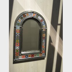 Halvrundt spejl  blikramme + Talavera-fliser